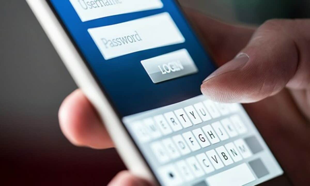 Fraudes médias sociaux